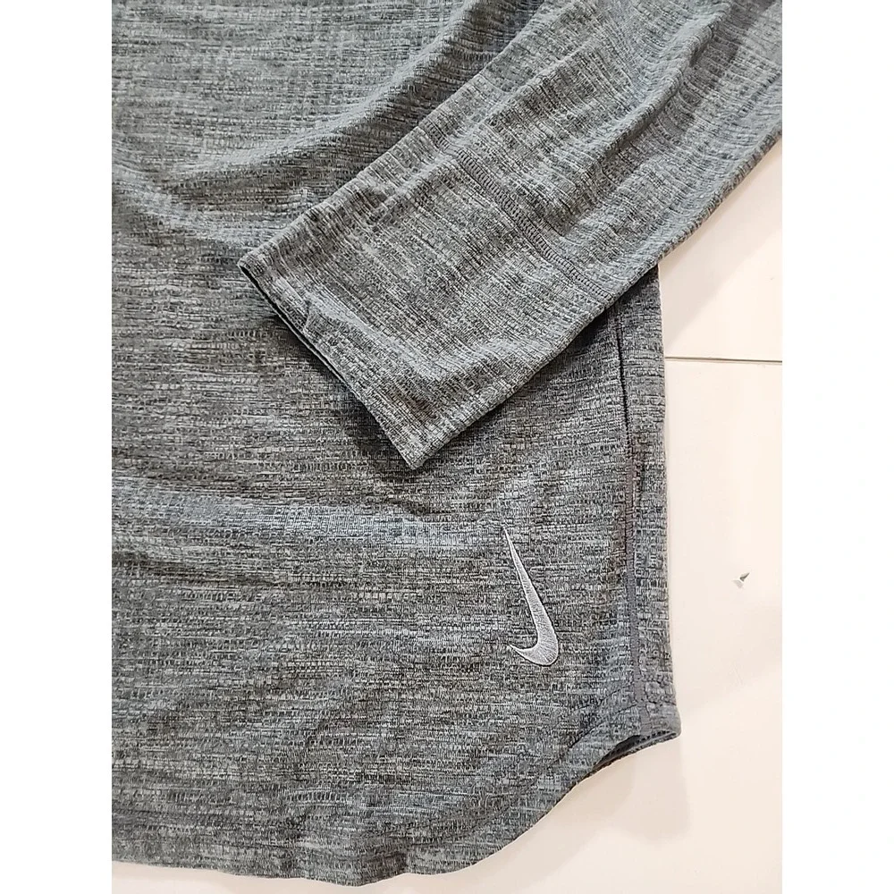 Nike Yoga Long Sleeve Top Size Medium‎ Mens Grey Dri Fit Thumbholes